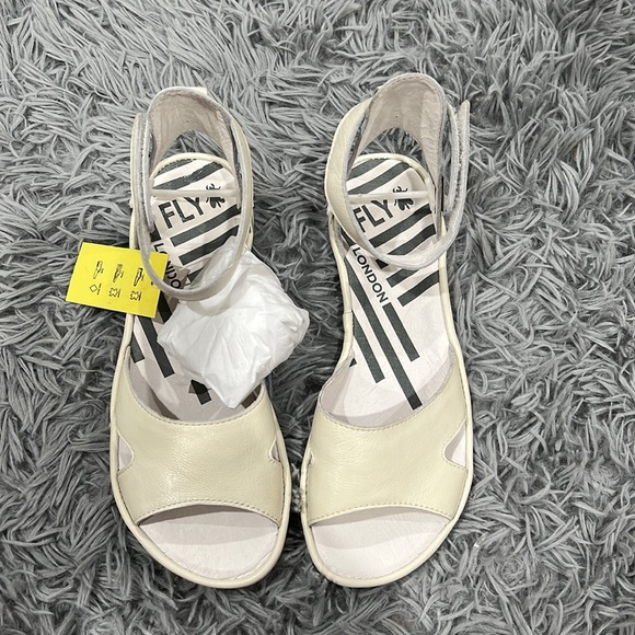 NEW • Fly London • Mafi Ankel Strap Leather Sandals Off White 36 / 6 Womens - Picture 2 of 5